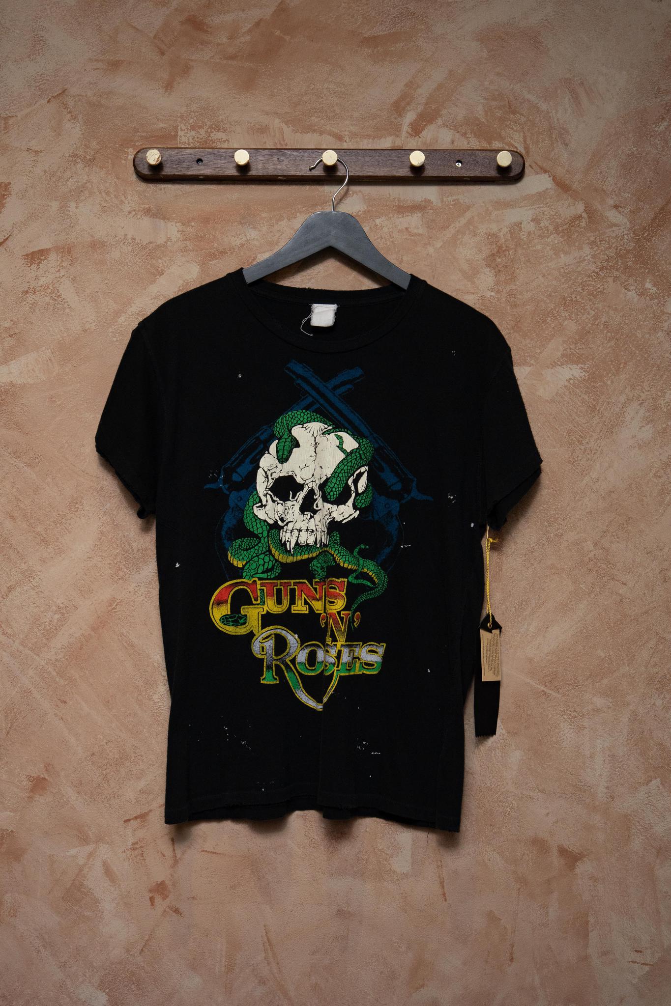 GUNS N ROSES